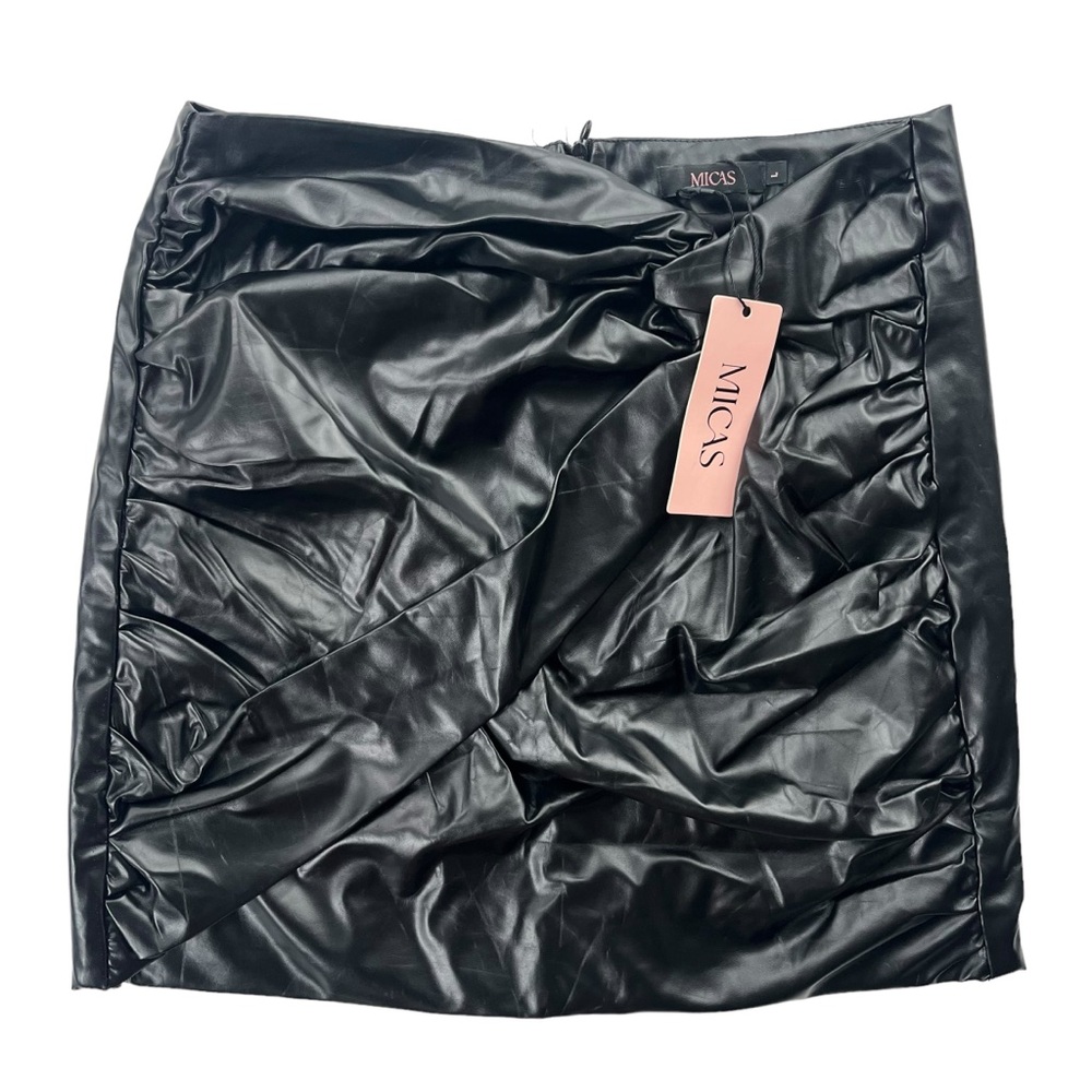 Micas Women’s Size Large Shiny Black Faux Leather Wrap Ruched Layered Mini Skirt